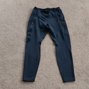 Black Athleta Run Tight sz M Petite
